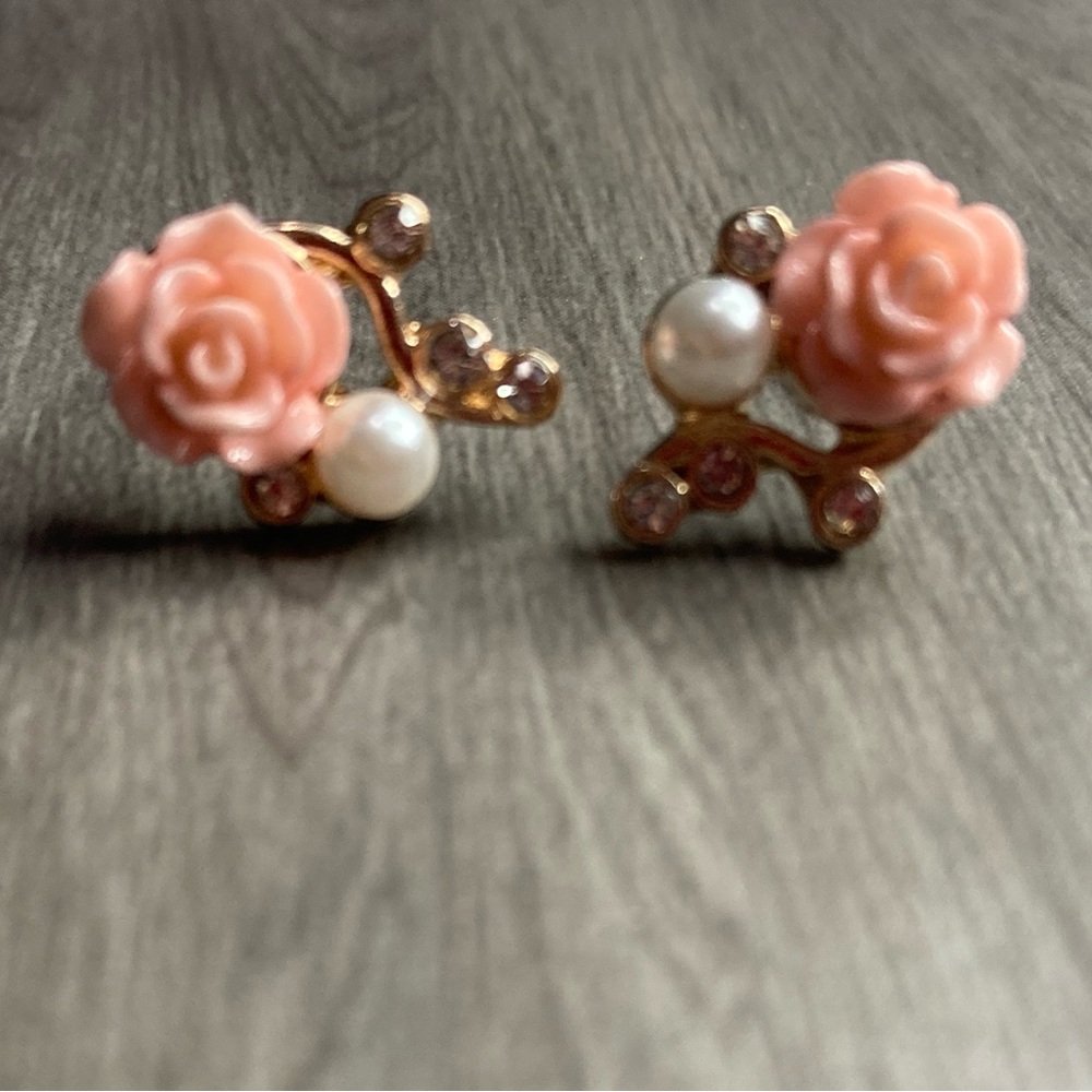 Flower Pearl Earrings